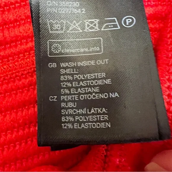 5/$20 H&M Stretchy Ribbed Pleated Skirt - Picture 6 of 6